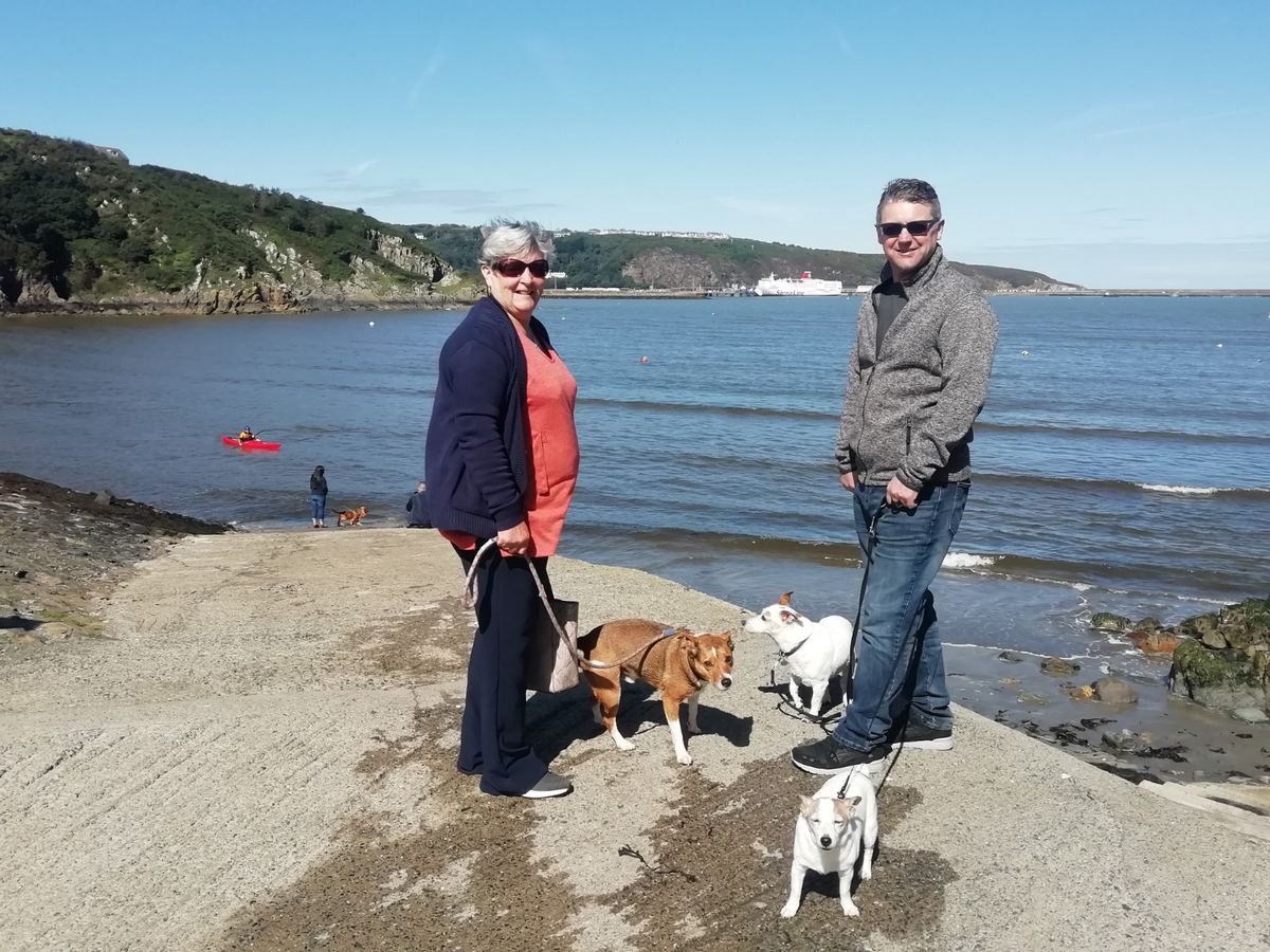 A stroll along the shore